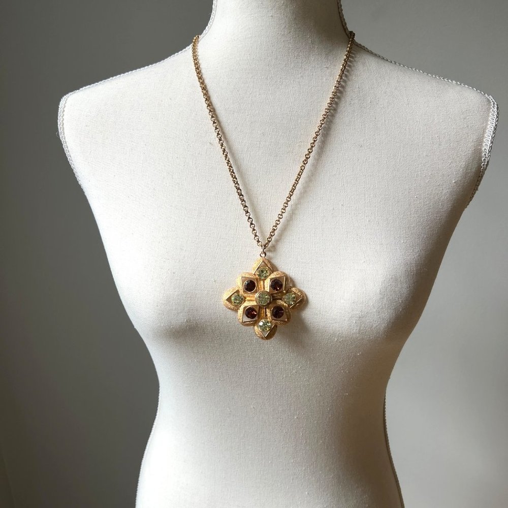 Vintage 1975 Sarah Coventry Starburst Maltese Cross Rhinestone Pendant Necklace